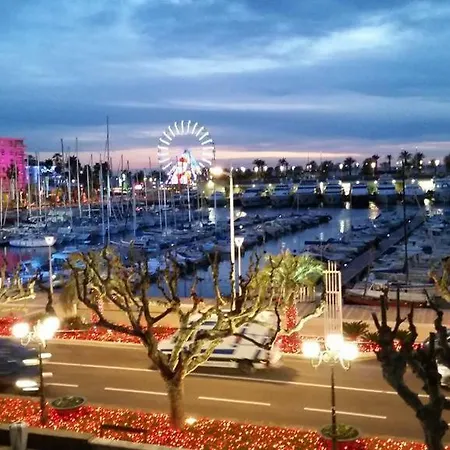 بيت للعطل Le Valescure *
